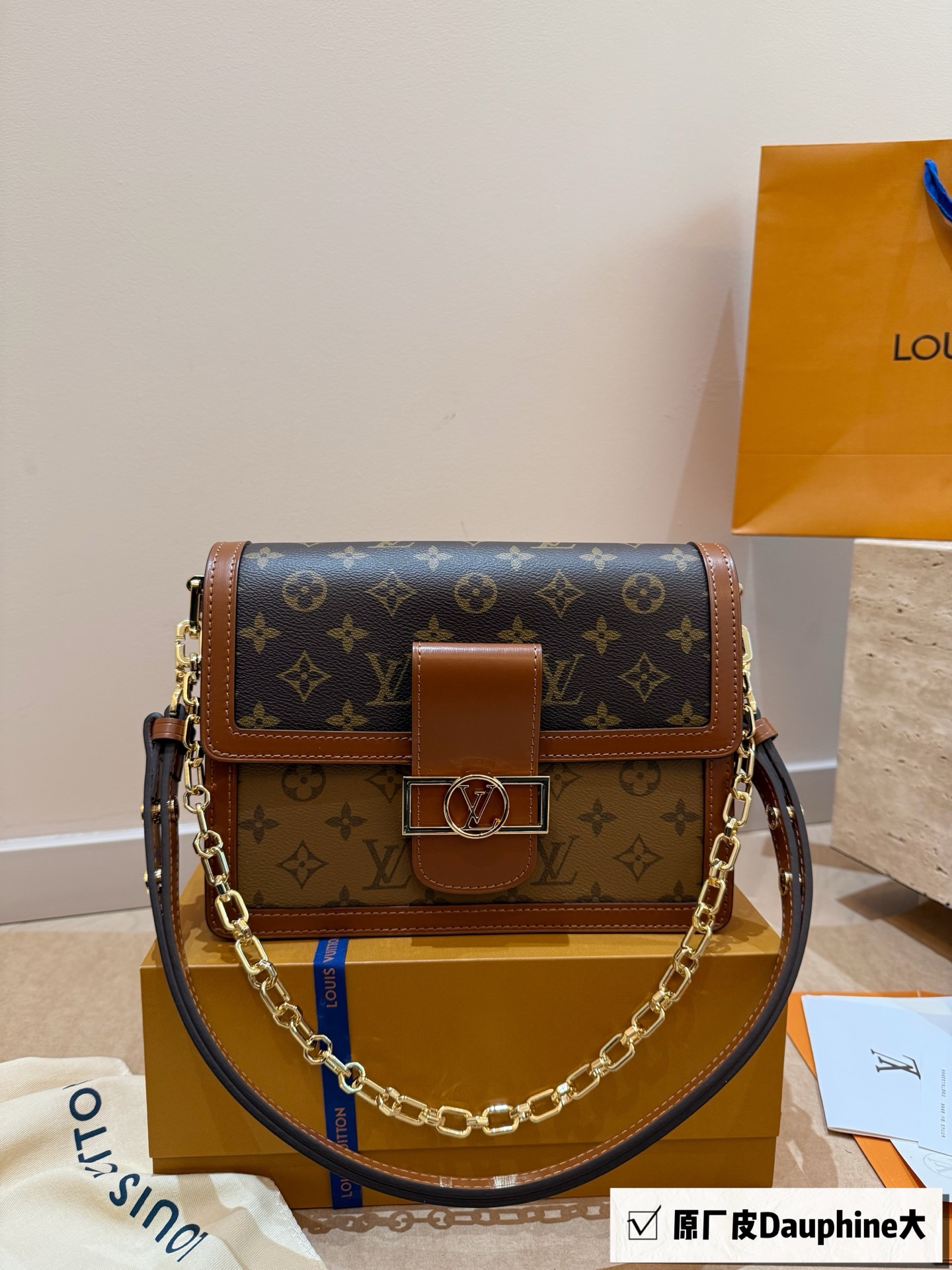 LV Monogram Handbag Cowhide Leather 15